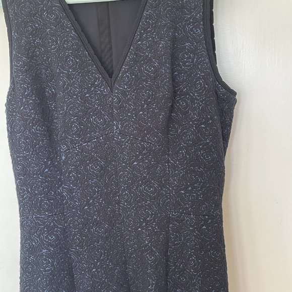 Like New Rebecca Taylor Blue and Black Textured V Neck Knee Length Dress Size 6 - Picture 3 of 7